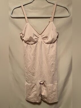 NWT Victoria’s Secret Nude Shaping Bodysuit Slip - Soft Nude Size XL